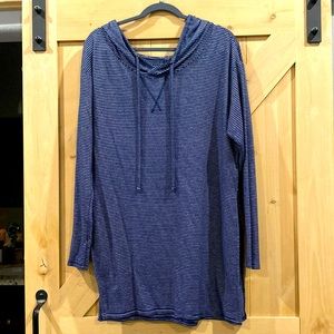 SOHO by New York & Co Tunic with hoodie